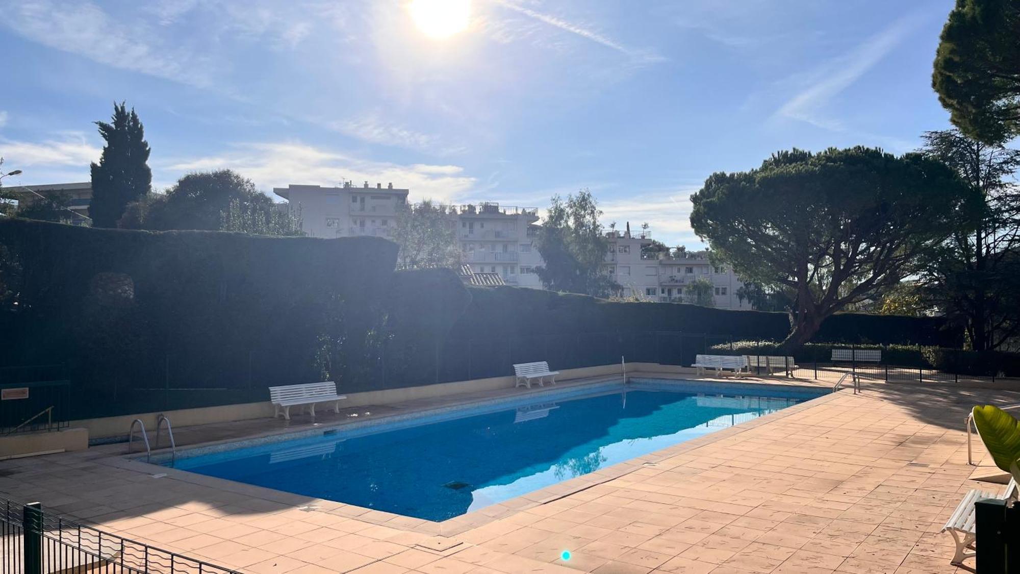 L'Azur - Apt De Standing - Piscine - Parking ル·カネ エクステリア 写真