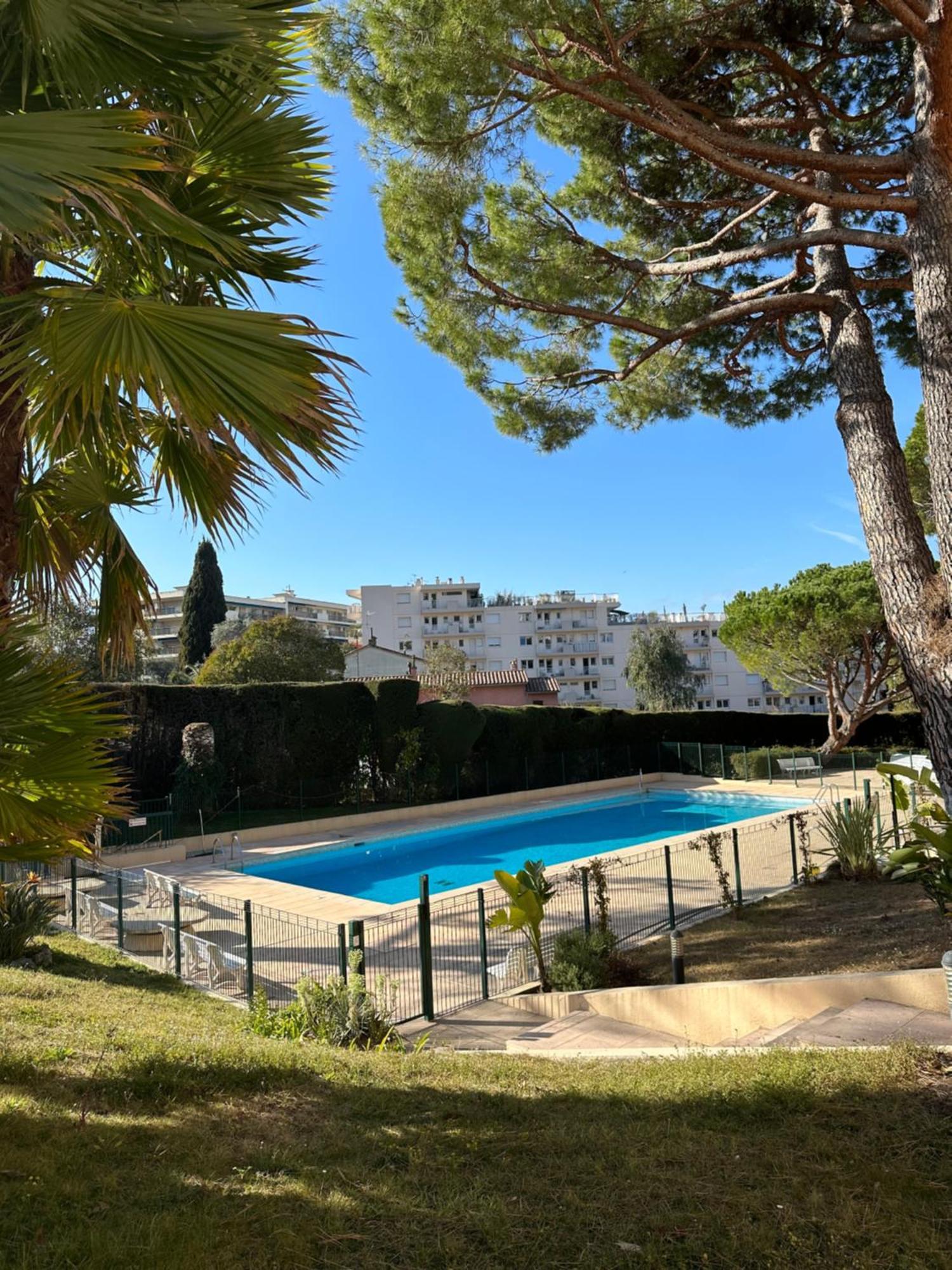 L'Azur - Apt De Standing - Piscine - Parking ル·カネ エクステリア 写真